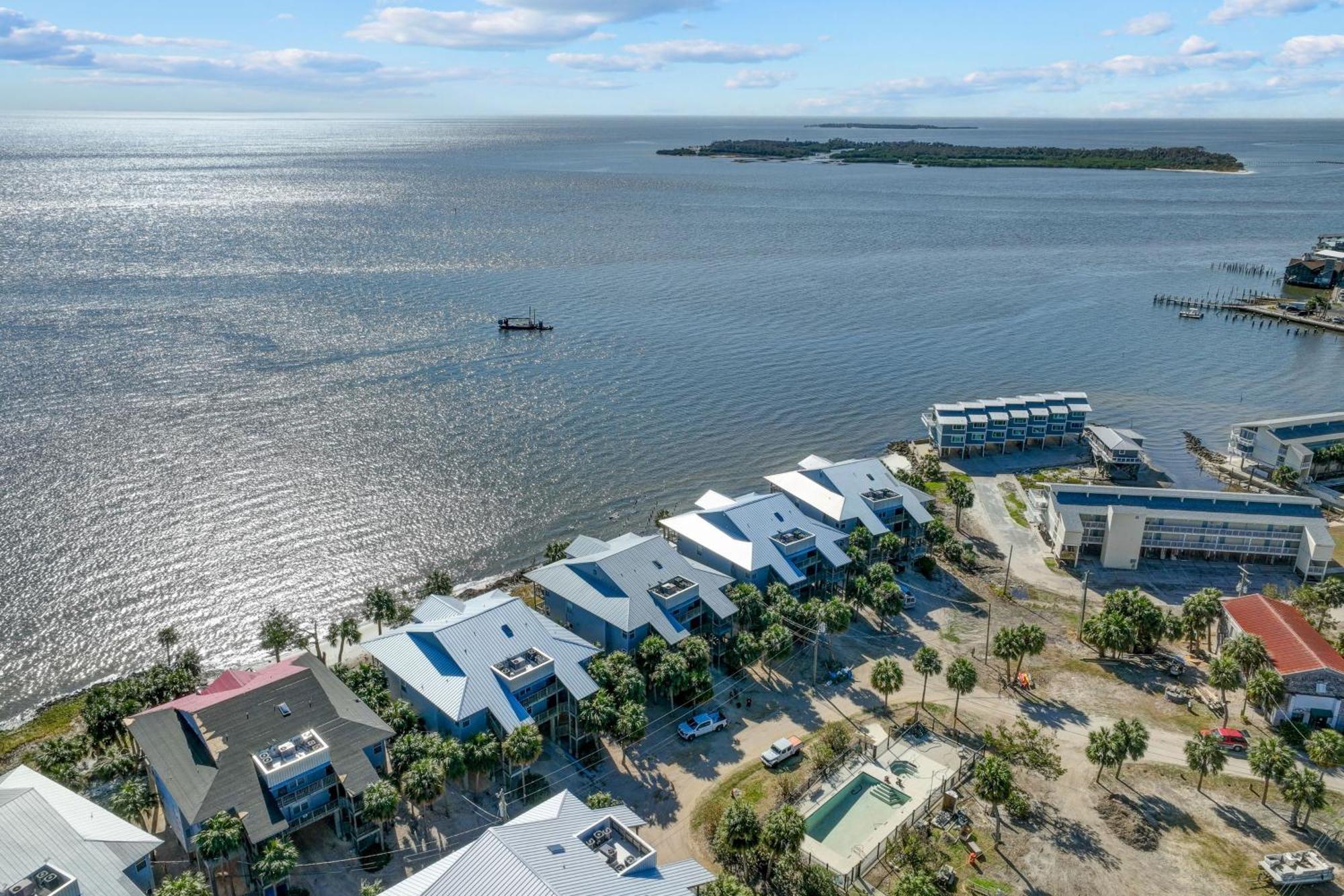 Beachfront Cedar Key Retreat With Pool Access! Exterior foto