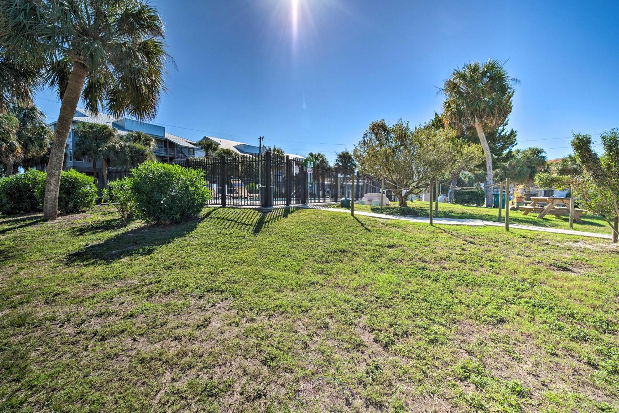 Beachfront Cedar Key Retreat With Pool Access! Exterior foto
